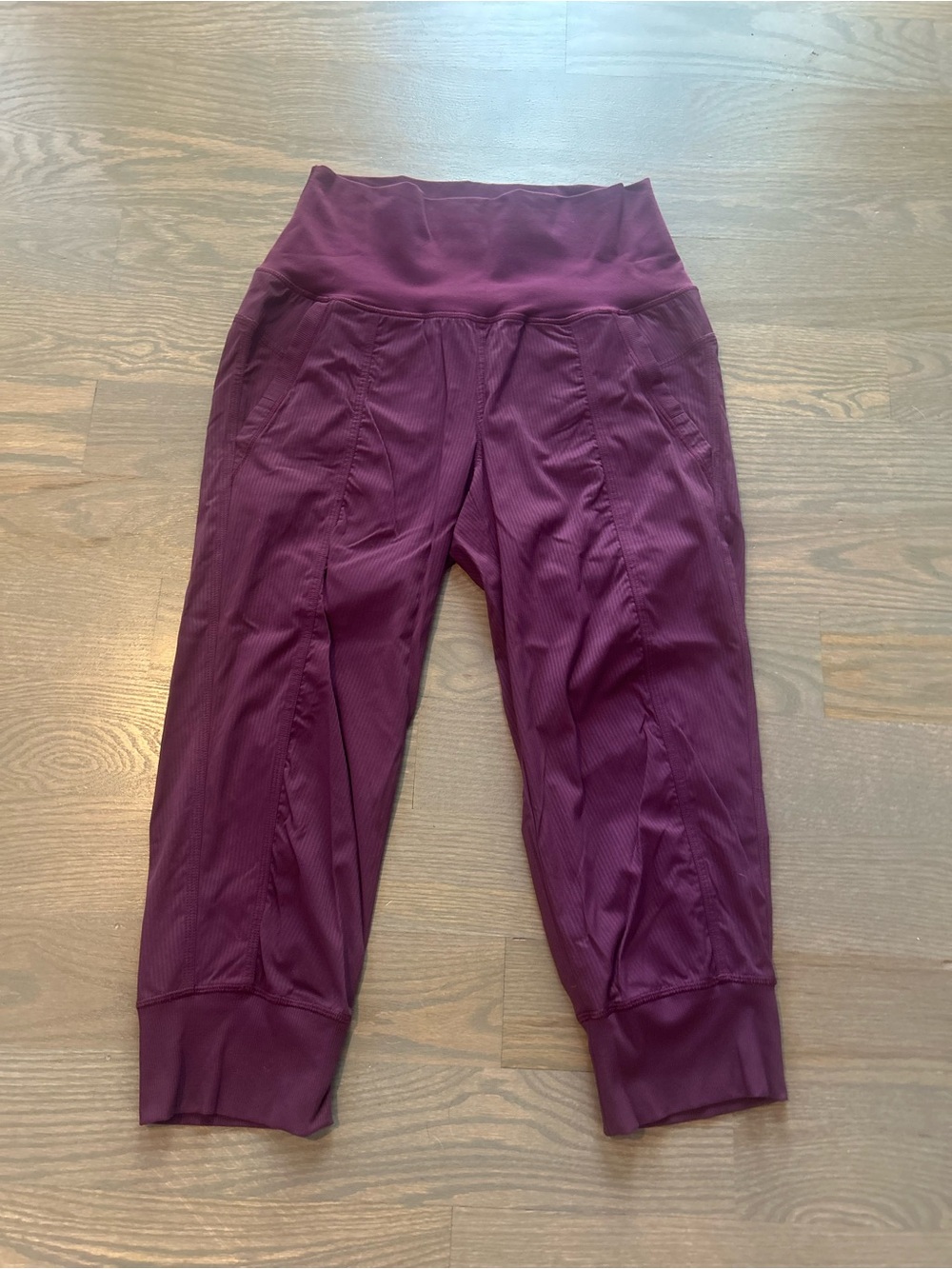 Lululemon In Flux Crops size 6